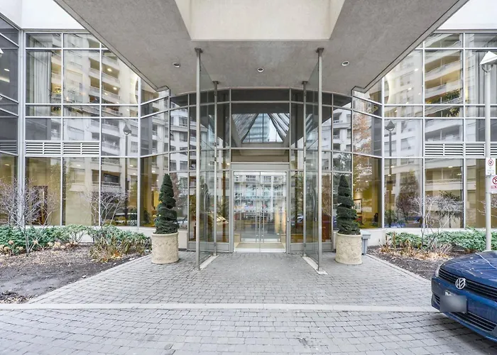Amazing 2Br & 2Bth - Near Square One Mall