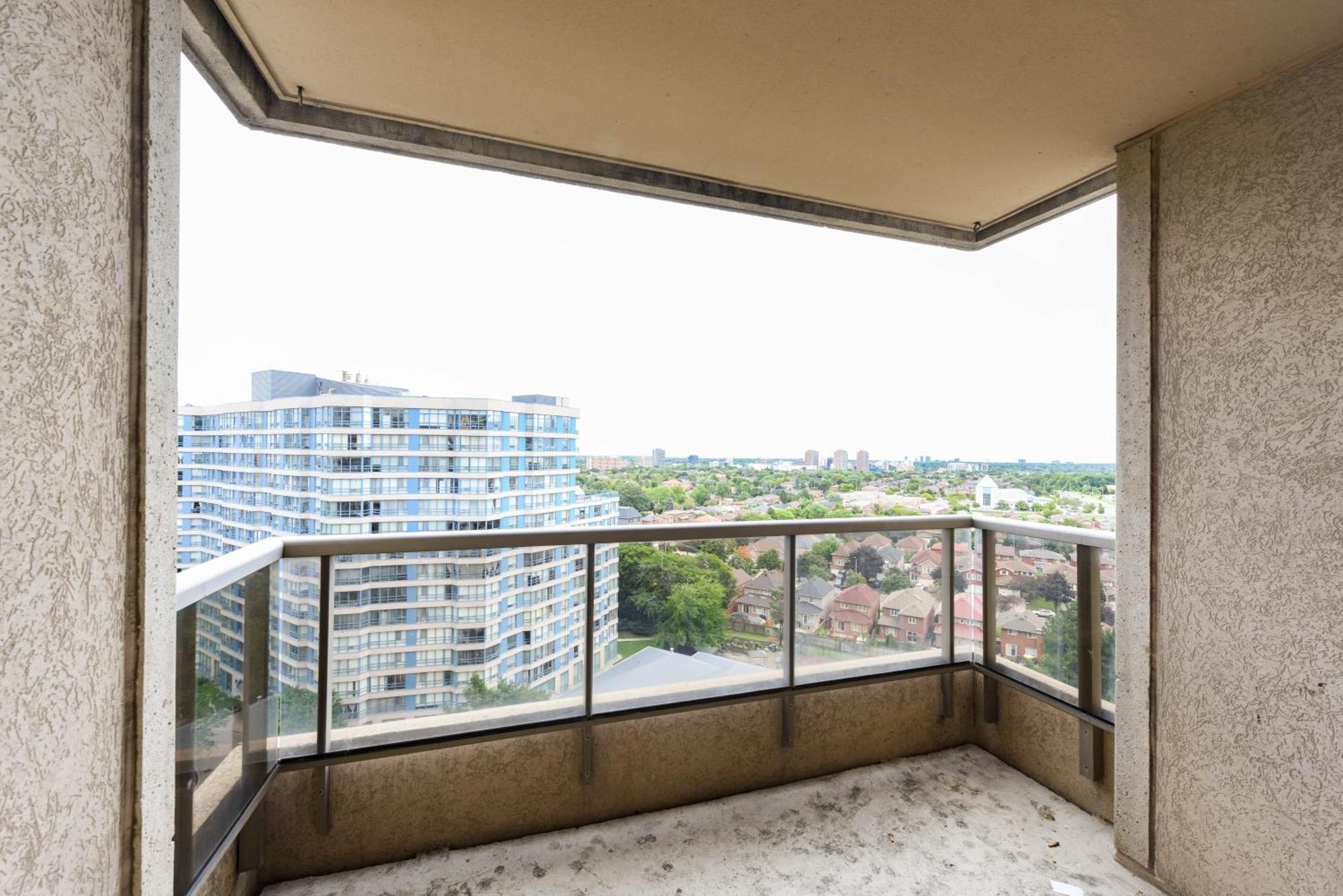 Apartment Amazing 2br & 2bth - Near Square One Mall *