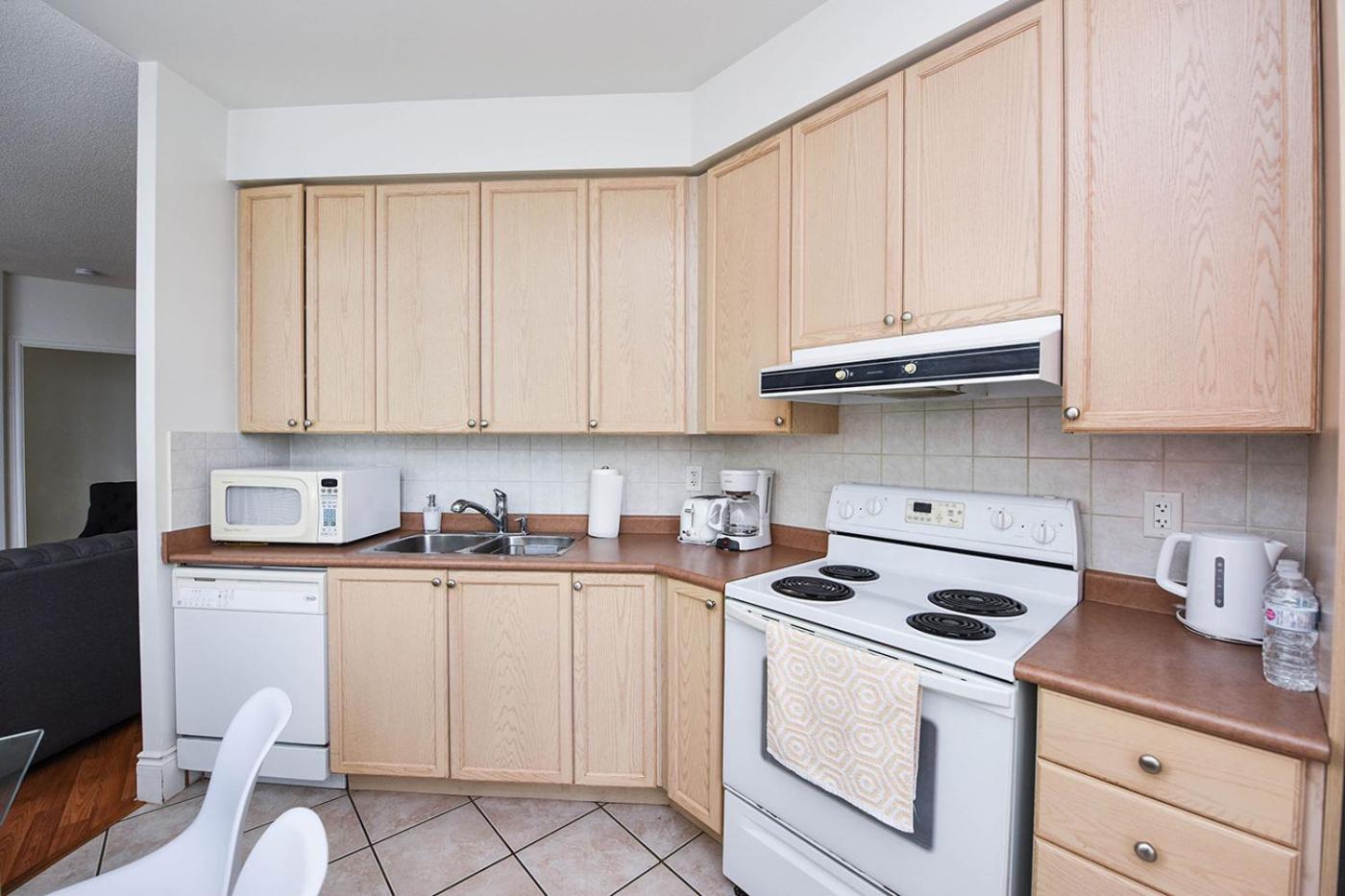 Apartment Amazing 2br & 2bth - Near Square One Mall