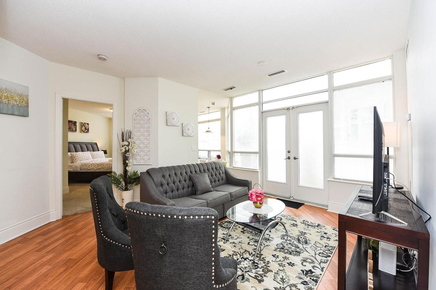 Apartment Amazing 2br & 2bth - Near Square One Mall
