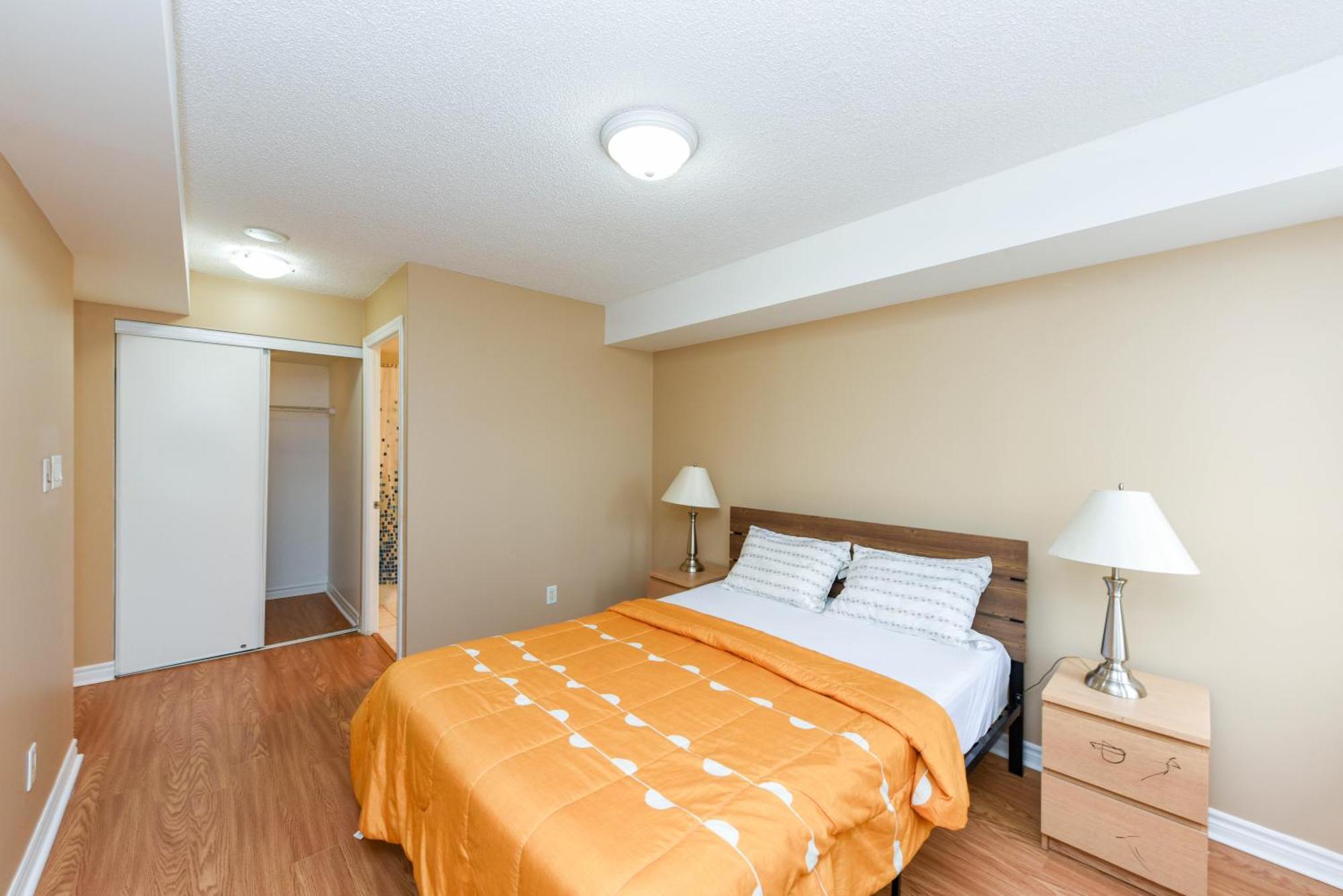 Amazing 2br & 2bth - Near Square One Mall Apartment Mississauga