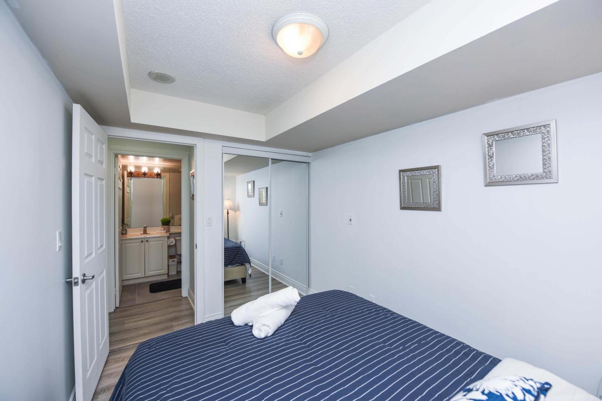 Amazing 2br & 2bth - Near Square One Mall *