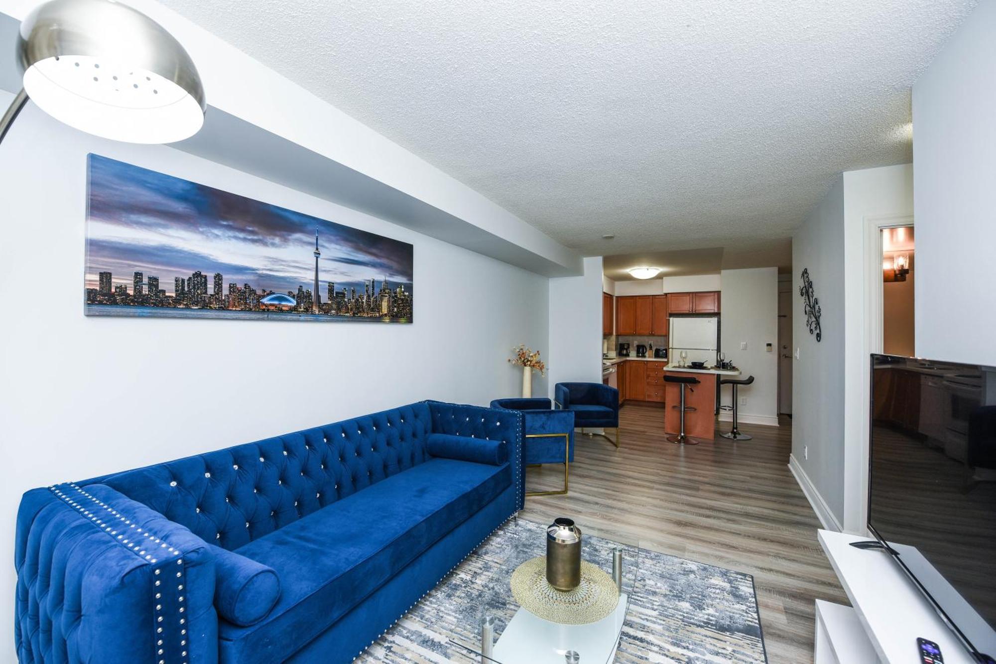 Amazing 2br & 2bth - Near Square One Mall Apartment