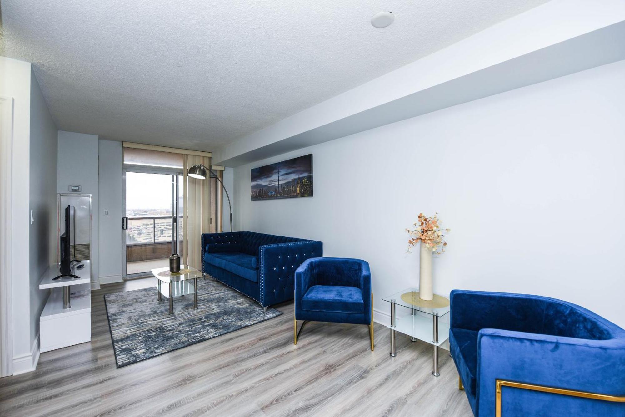 Apartment Amazing 2br & 2bth - Near Square One Mall *