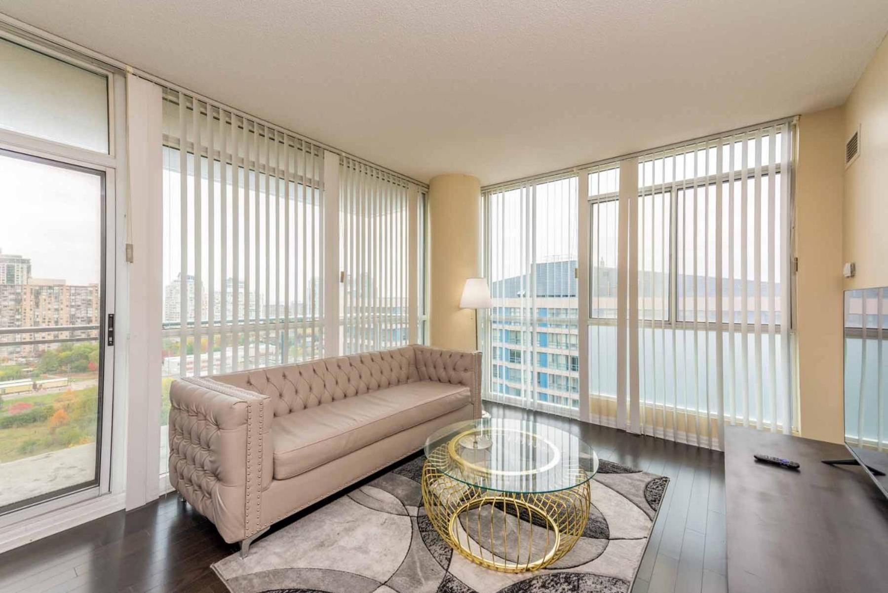 Amazing 2br & 2bth - Near Square One Mall Apartment